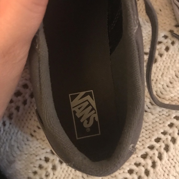 {Vans}EUC•Sneakers - Picture 4 of 5